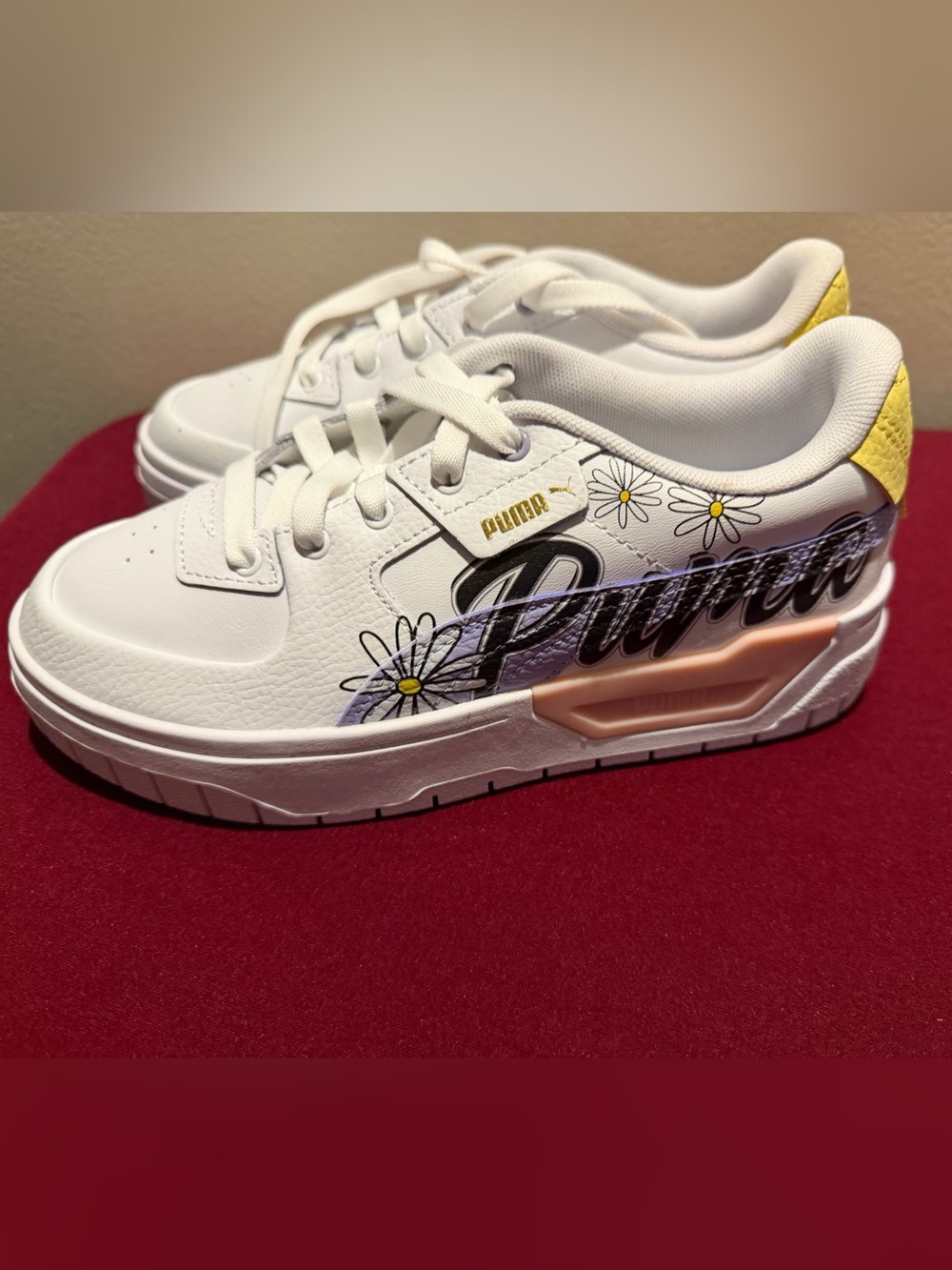 NEW Puma Women’s Size 5 White Daisy Sneakers Platform Shoes 388536-01